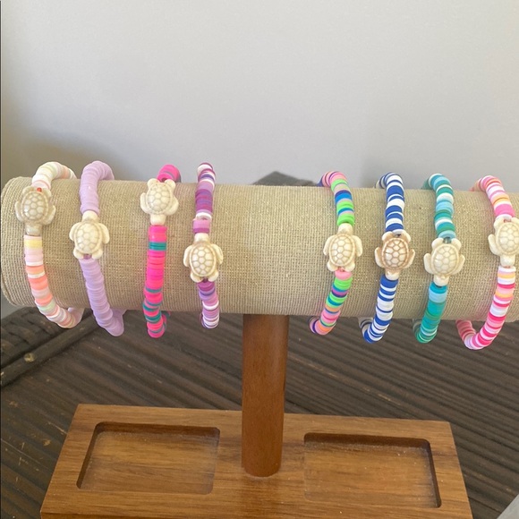 Jewelry - Turtle Beaded Includes 8 Bracelets for Kids & Adults Stretchy. Includes ALL. 8.